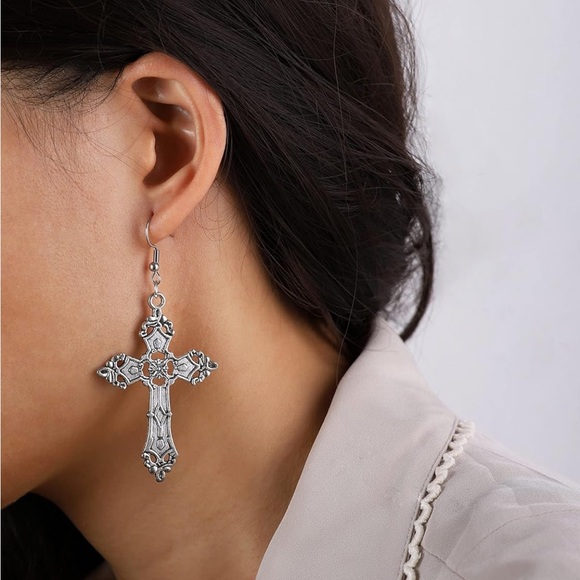 Cross Gorgeous Earrings - Picture 1 of 4